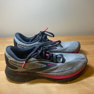 Women’s Brooks “Trace 2” Sneakers